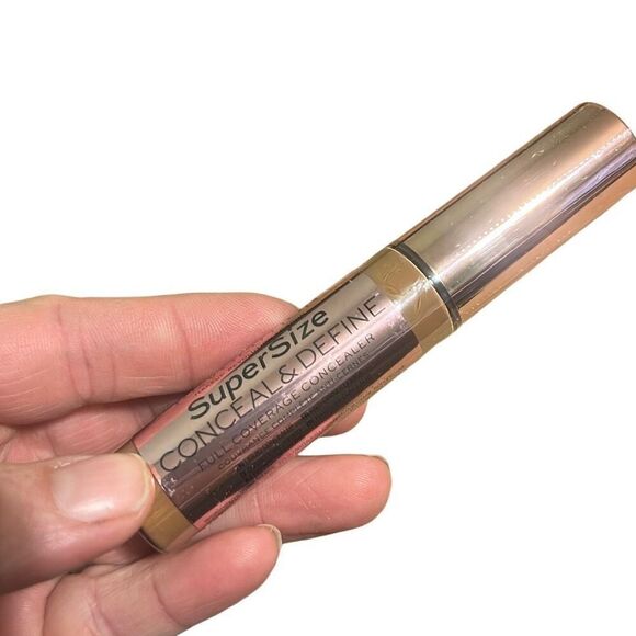 Makeup Revolution Conceal & define Foundation C13 - Picture 3 of 4